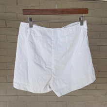 Load image into Gallery viewer, Bershka Shorts Size Large
