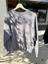 Load image into Gallery viewer, Abercrombie &amp; Fitch Sweatshirt Size Extra Small
