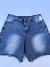Load image into Gallery viewer, Manfinity Shorts Size Large
