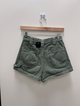Load image into Gallery viewer, Pac Sun Shorts Size 2
