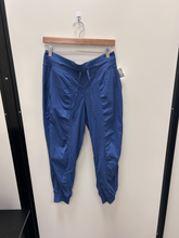 Load image into Gallery viewer, Lululemon Athletic Pants Size 5/6 (28)
