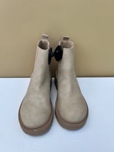 Load image into Gallery viewer, Soda (Shoes) Boots Womens 6.5
