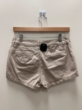 Load image into Gallery viewer, Abercrombie &amp; Fitch Shorts Size 0
