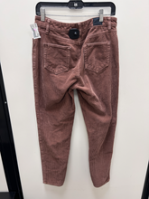 Load image into Gallery viewer, Bdg Pants Size 26
