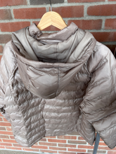 Load image into Gallery viewer, Time &amp; Tru Outerwear Size Extra Large
