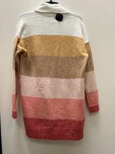 Load image into Gallery viewer, Time &amp; Tru Sweater Size Extra Small
