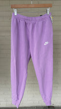 Load image into Gallery viewer, Nike Athletic Pants Size Medium
