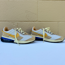 Load image into Gallery viewer, Nike Womens Athletic Shoes Womens 8
