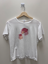 Load image into Gallery viewer, Abercrombie &amp; Fitch Short Sleeve Top Size Medium
