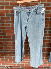 Load image into Gallery viewer, Edikted Denim Size Extra Large
