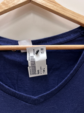 Load image into Gallery viewer, Hanes Short Sleeve Top Size Large
