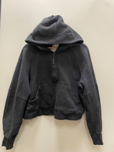 Load image into Gallery viewer, Lulu Lemon Sweatshirt Size Medium
