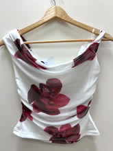 Load image into Gallery viewer, Tank Top Size Medium
