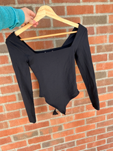 Load image into Gallery viewer, Babaton Long Sleeve Top Size Extra Small
