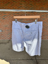 Load image into Gallery viewer, Goodfellow Shorts Size 34
