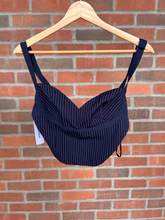 Load image into Gallery viewer, Princess Polly Tank Top Size Medium
