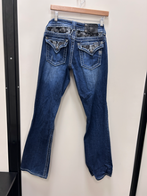 Load image into Gallery viewer, Miss Me Denim Size 9/10 (30)
