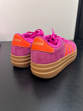 Load image into Gallery viewer, Adidas Womens Athletic Shoes Womens 6
