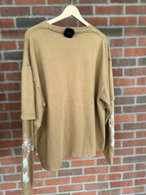 Load image into Gallery viewer, Long Sleeve Top Size Large
