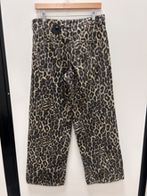 Load image into Gallery viewer, Forever 21 Denim Size 3/4 (27)
