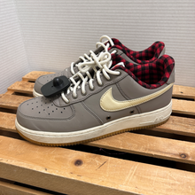 Load image into Gallery viewer, Nike Womens Athletic Shoes Womens 7.5
