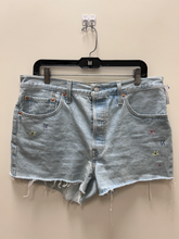 Load image into Gallery viewer, Levi Shorts Size 13/14
