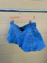 Load image into Gallery viewer, Almost Famous Short Skirt Size Large
