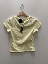 Load image into Gallery viewer, White Fox T-Shirt Size Small
