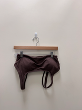 Load image into Gallery viewer, P'tula Sports Bra Size Medium
