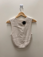 Load image into Gallery viewer, Sweater Size Small
