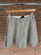 Load image into Gallery viewer, American Eagle Short Skirt Size Small
