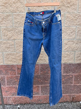 Load image into Gallery viewer, Tommy Hilfiger Denim Size 9/10 (30)
