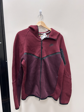 Load image into Gallery viewer, Nike Sweatshirt Size Medium
