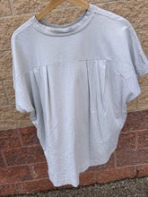 Load image into Gallery viewer, Zara Short Sleeve Top Size Extra Small
