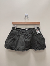 Load image into Gallery viewer, L.A. Hearts Short Skirt Size Small
