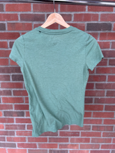 Load image into Gallery viewer, Aeropostale Short Sleeve Top Size Medium
