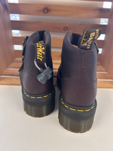 Load image into Gallery viewer, Dr Martens Boots Womens 7
