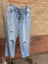 Load image into Gallery viewer, Forever 21 Denim Size 11/12 (31)
