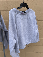 Load image into Gallery viewer, Champion Sweatshirt Size Large
