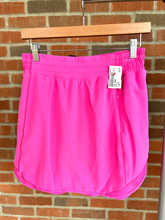 Load image into Gallery viewer, Lulu Lemon Athletic Shorts Size Medium
