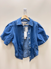 Load image into Gallery viewer, Bagatelle Short Sleeve Top Size Medium

