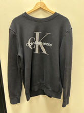 Load image into Gallery viewer, Calvin Klein Sweatshirt Size Medium
