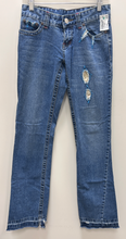 Load image into Gallery viewer, True Religion Denim Size 3/4 (27)
