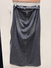 Load image into Gallery viewer, Le Lis Long Skirt Size Small
