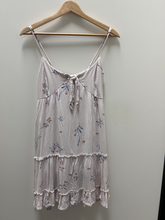 Load image into Gallery viewer, Dress Size Small
