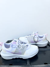 Load image into Gallery viewer, Nike Womens Athletic Shoes Womens 8.5
