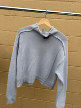 Load image into Gallery viewer, Sweater Size Medium
