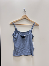 Load image into Gallery viewer, Aritzia Athletic Top Size Medium
