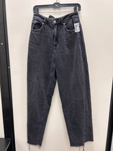Load image into Gallery viewer, Garage Pants Size 3/4 (27)
