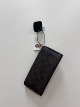 Load image into Gallery viewer, Coach Purse
